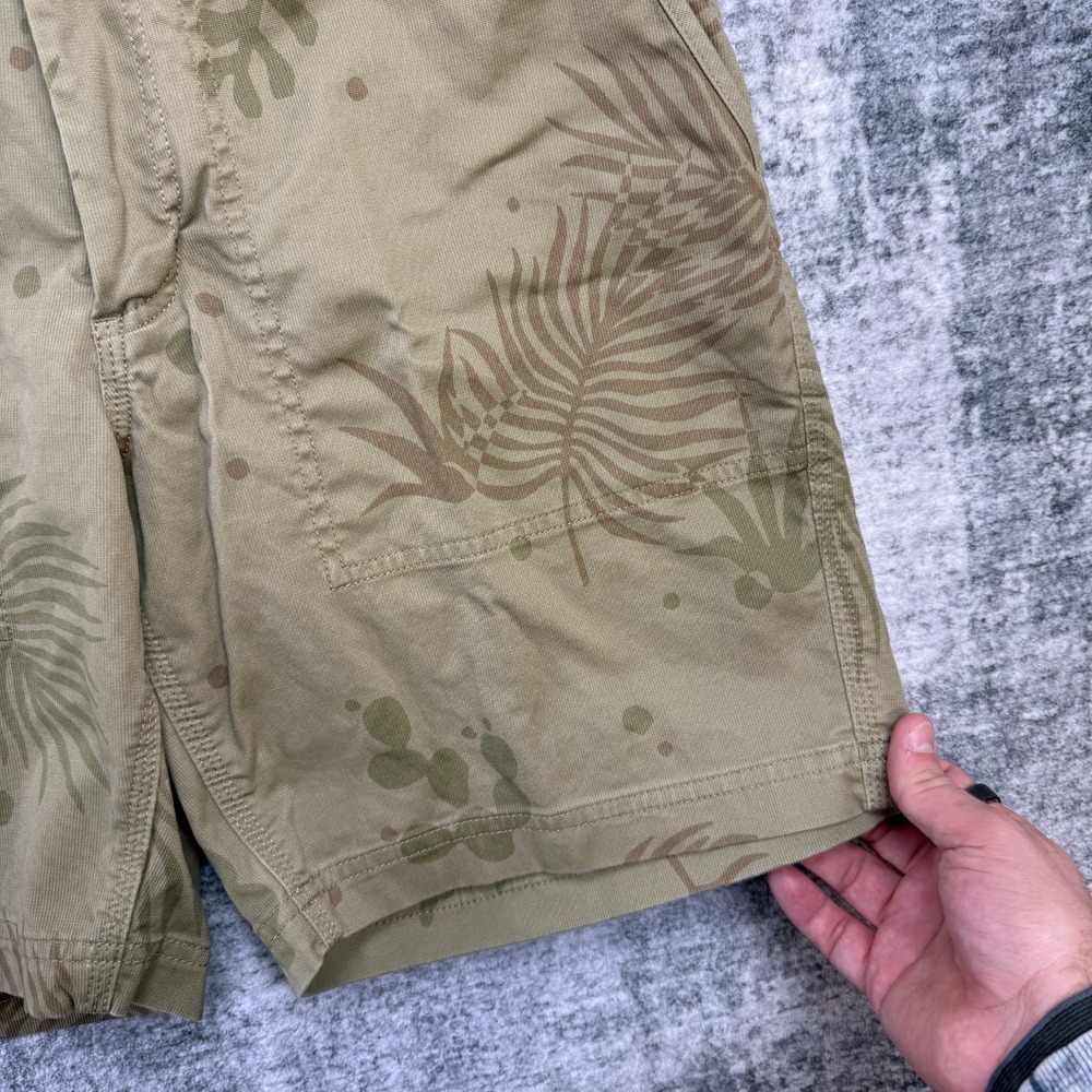 Howler Bros Clarksville Walk Shorts Mens 32 Olive Tan Desert Floral Cactus Beach - Picture 6 of 12